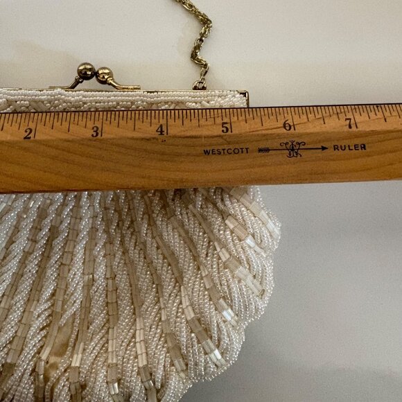 La Regale Hand-Beaded Shell-Shaped Evening Bag Gold Chain Strap Vintage - Picture 6 of 12